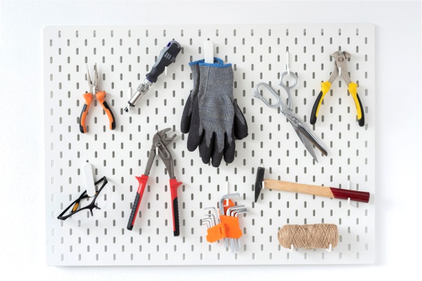 Ferragens e materiais de fixação - parafusos, pregos e acessórios